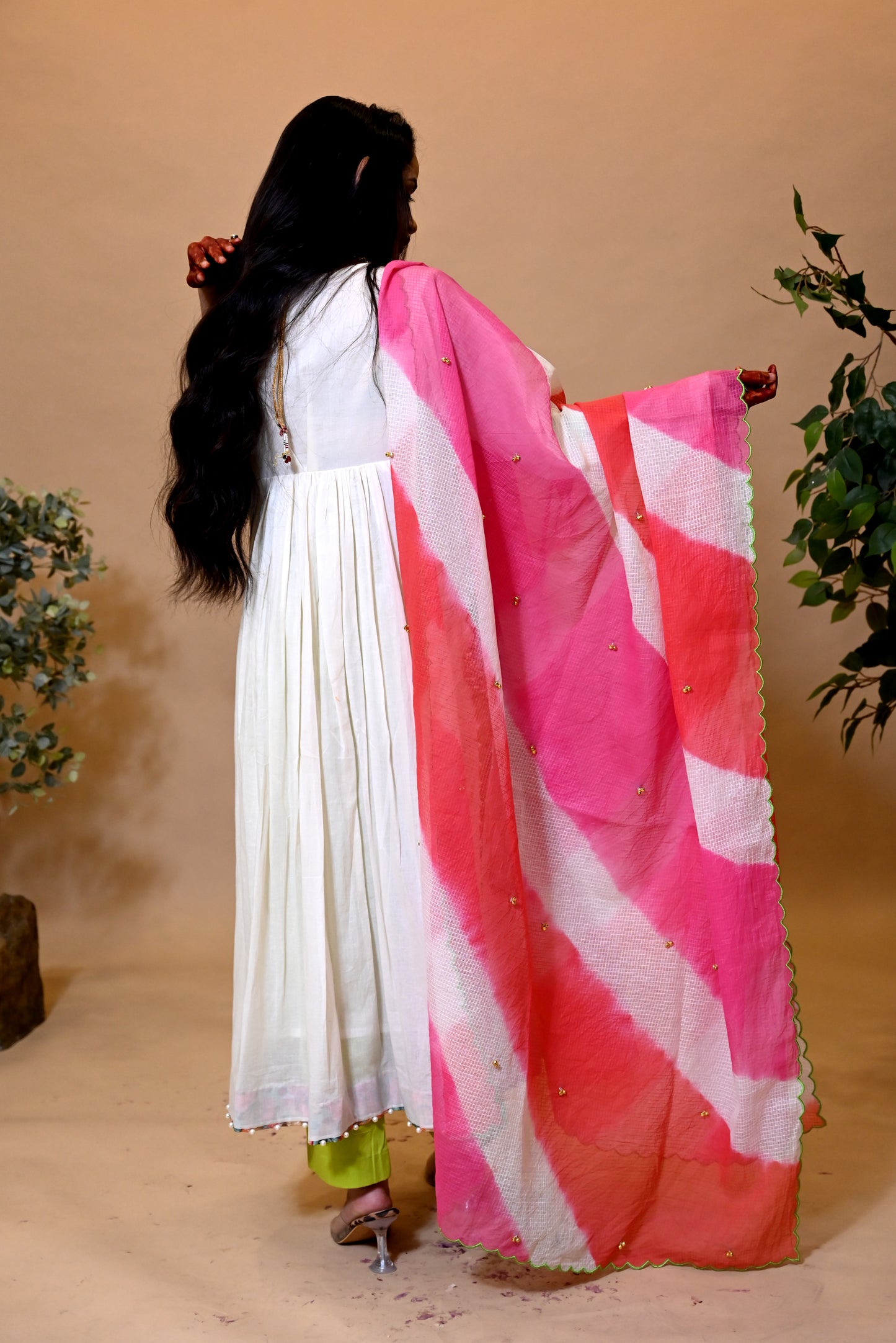 CHANDBALI_ Off white mul cotton suit set