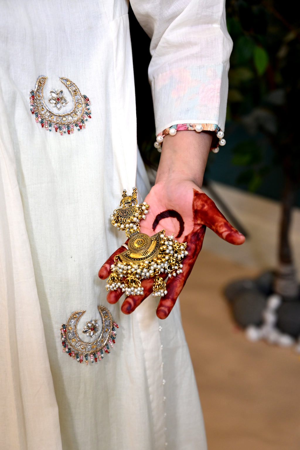 CHANDBALI OFF WHITE MUL COTTON SUIT SET